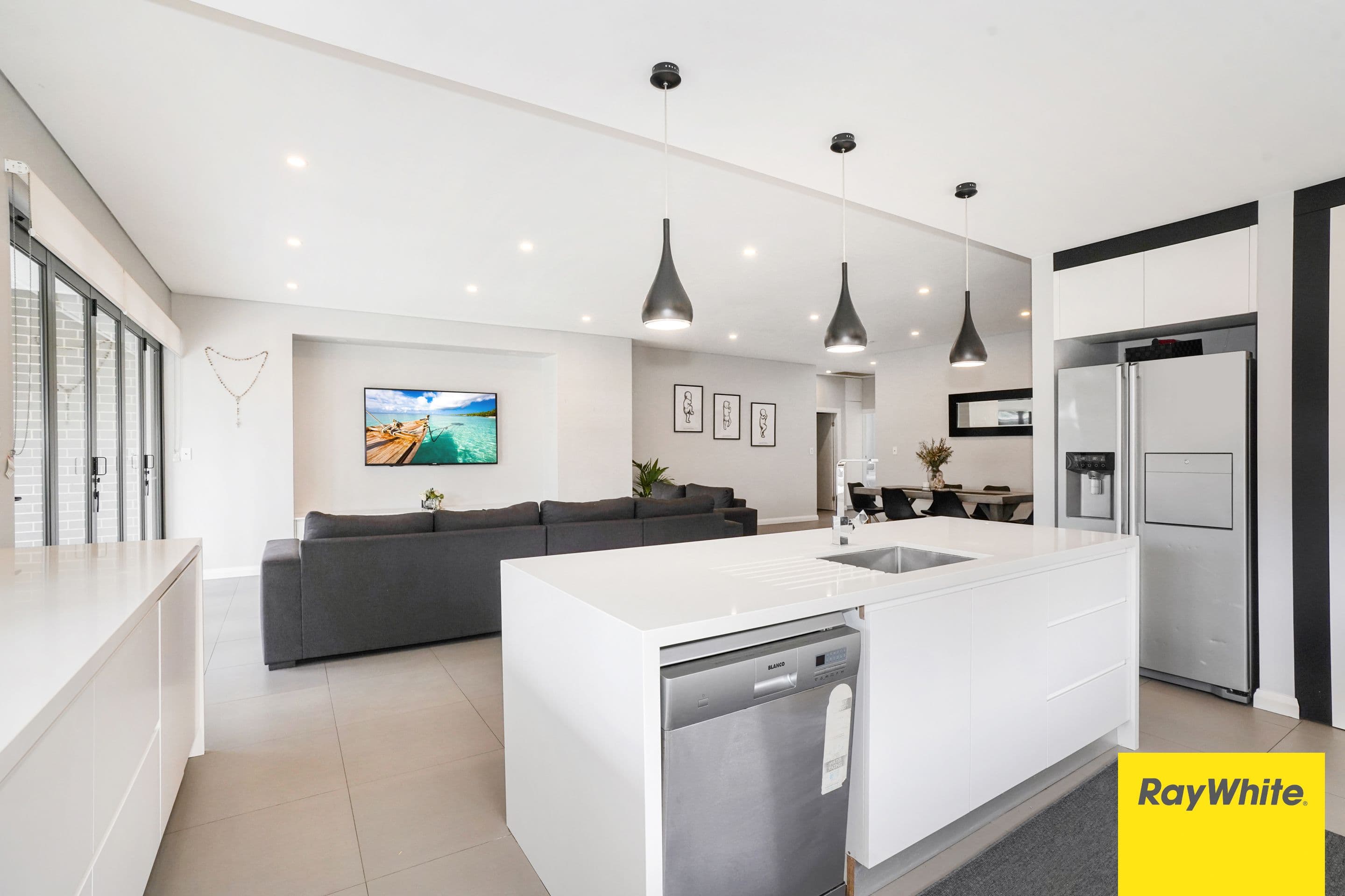 4 Mountview Avenue, Doonside NSW 2767, Doonside - Thumbnail 4