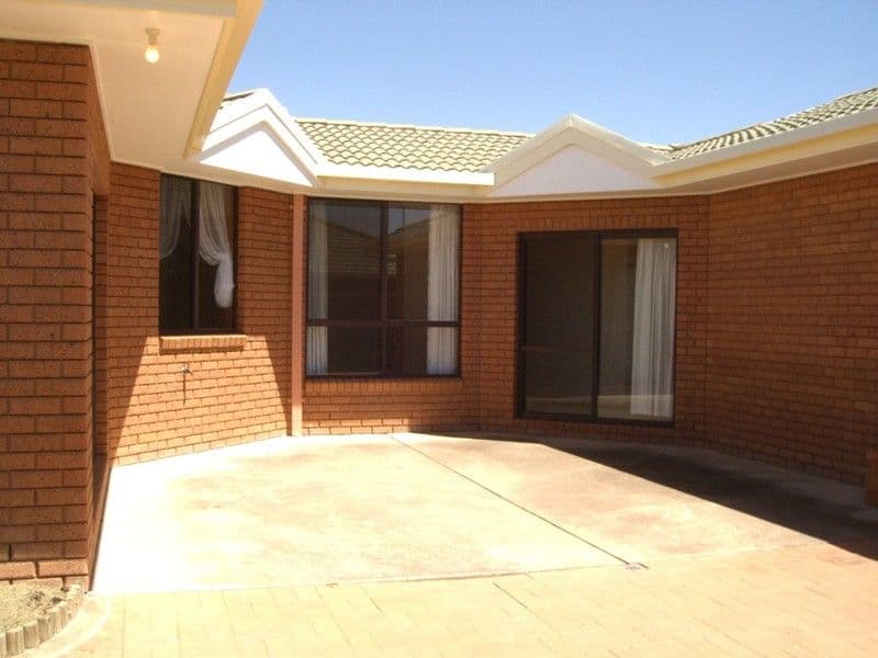 38 Saville Avenue, LAVINGTON NSW 2641, Lavington - Thumbnail 5