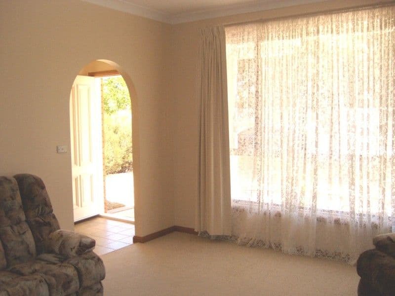 38 Saville Avenue, LAVINGTON NSW 2641, Lavington - Thumbnail 6