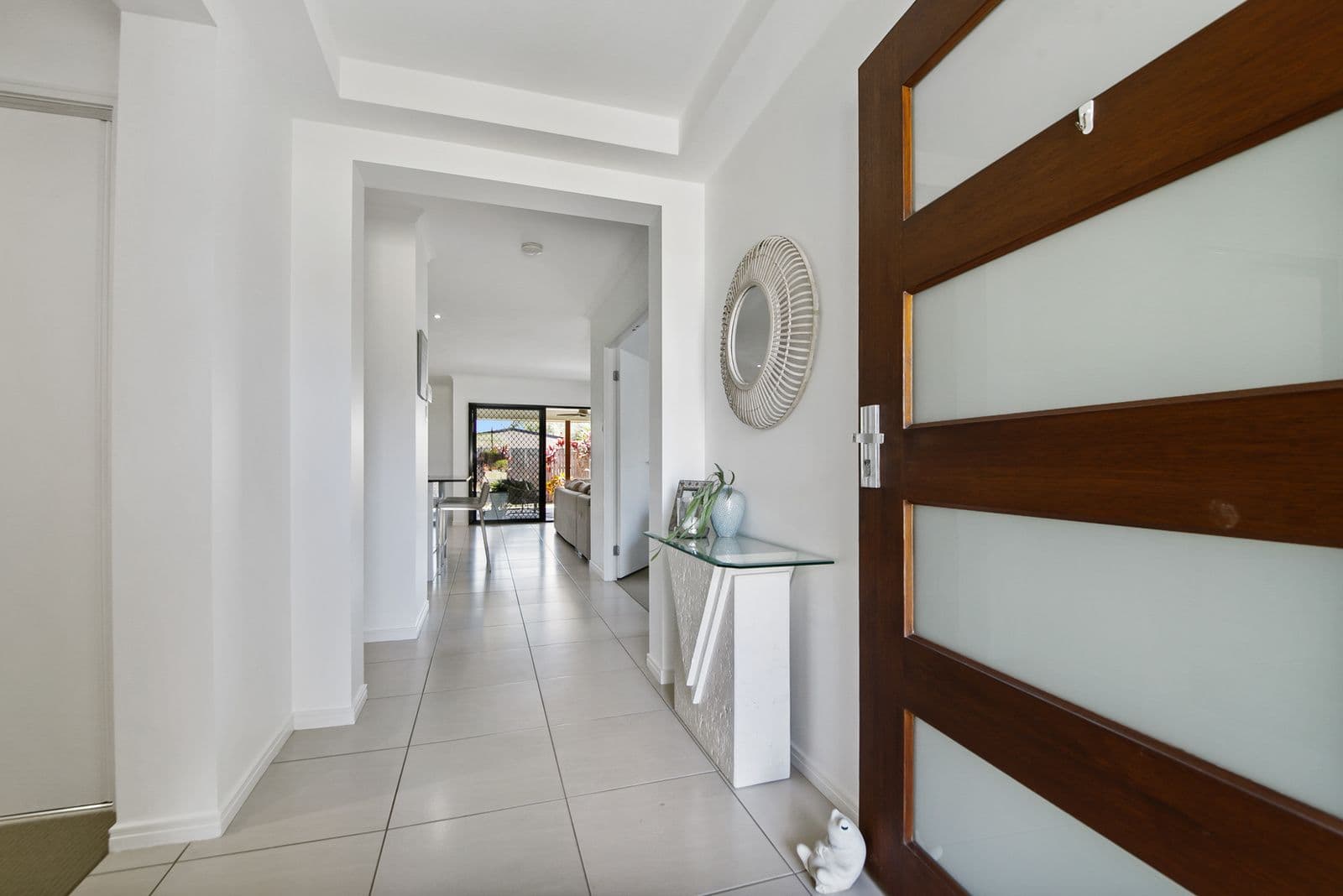 16 Plumer Street, Wellington Point QLD 4160, Wellington Point - Thumbnail 2