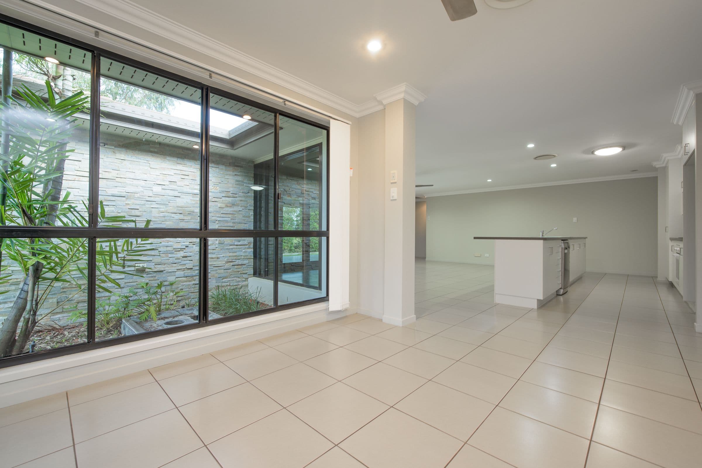 1 Grasstree Crescent, Kirkwood QLD 4680, Kirkwood - Thumbnail 7