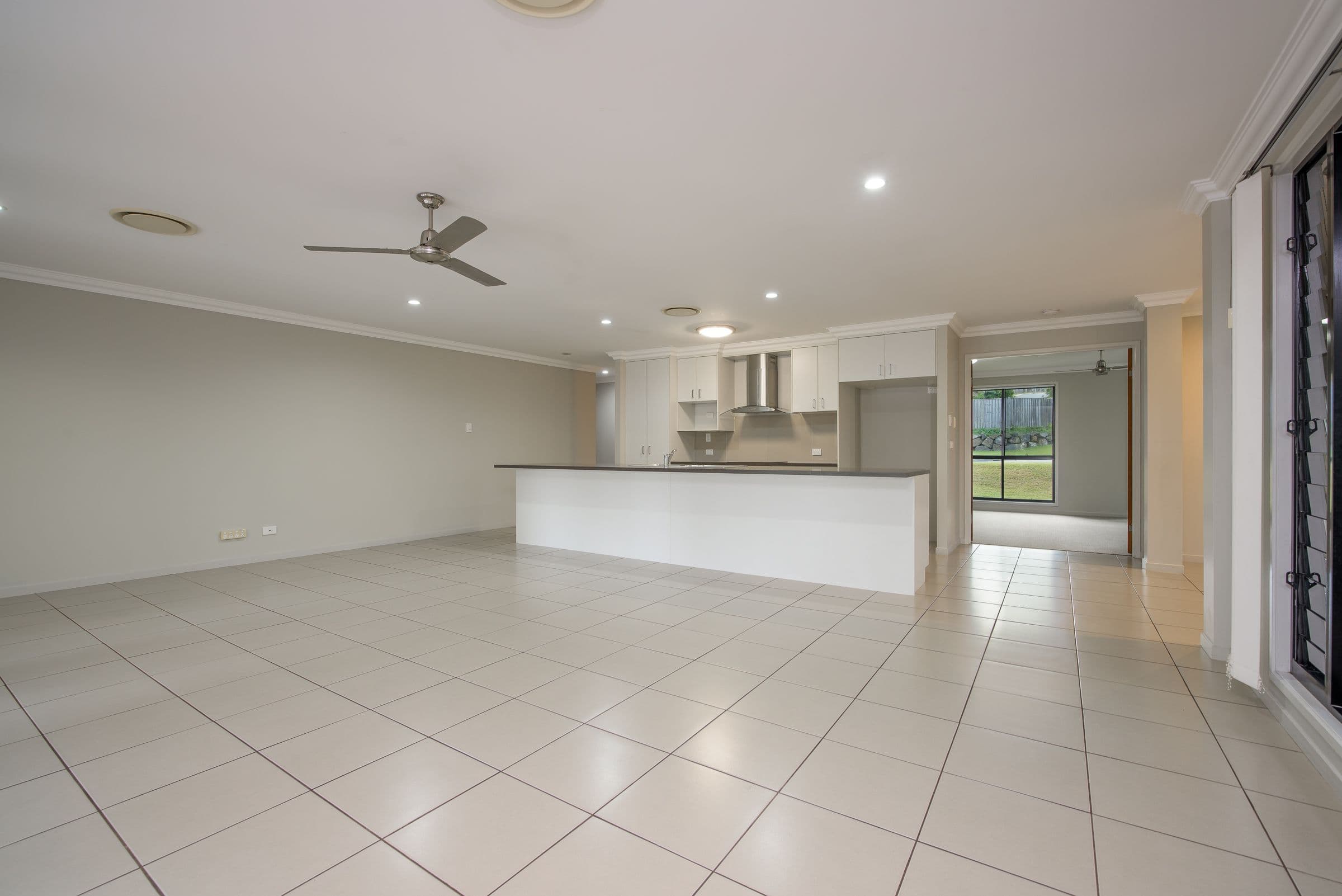 1 Grasstree Crescent, Kirkwood QLD 4680, Kirkwood - Thumbnail 8