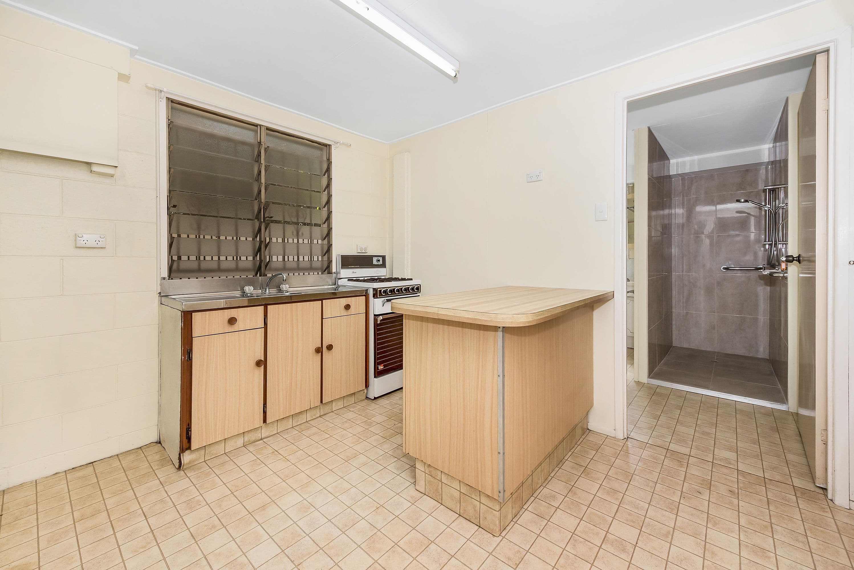 36 Sussex Street, Hyde Park QLD 4812, Hyde Park - Thumbnail 4