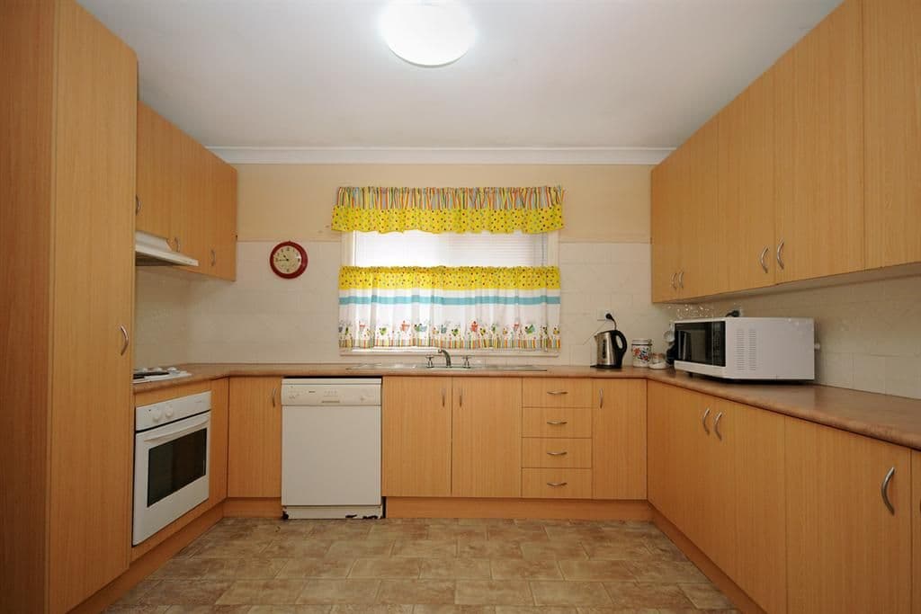 88 Drayton Road, HARRISTOWN QLD 4350, Harristown - Thumbnail 2
