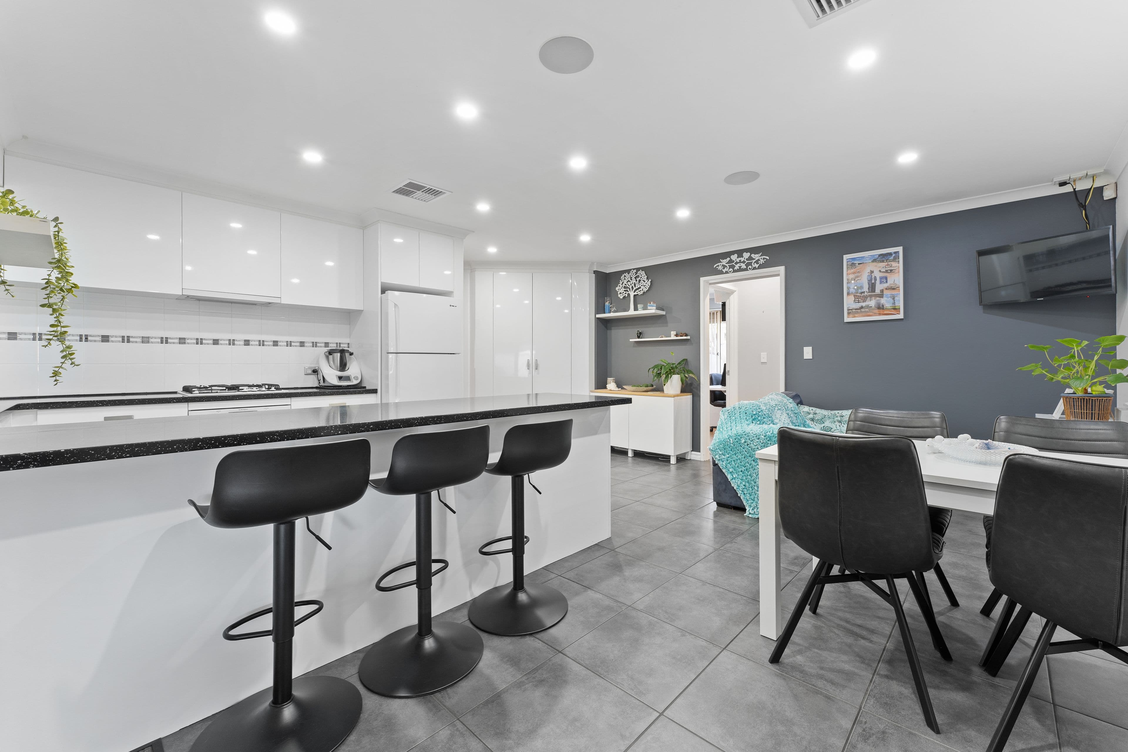 8 Dalaroo Court, Cooloongup WA 6168, Cooloongup - Thumbnail 7
