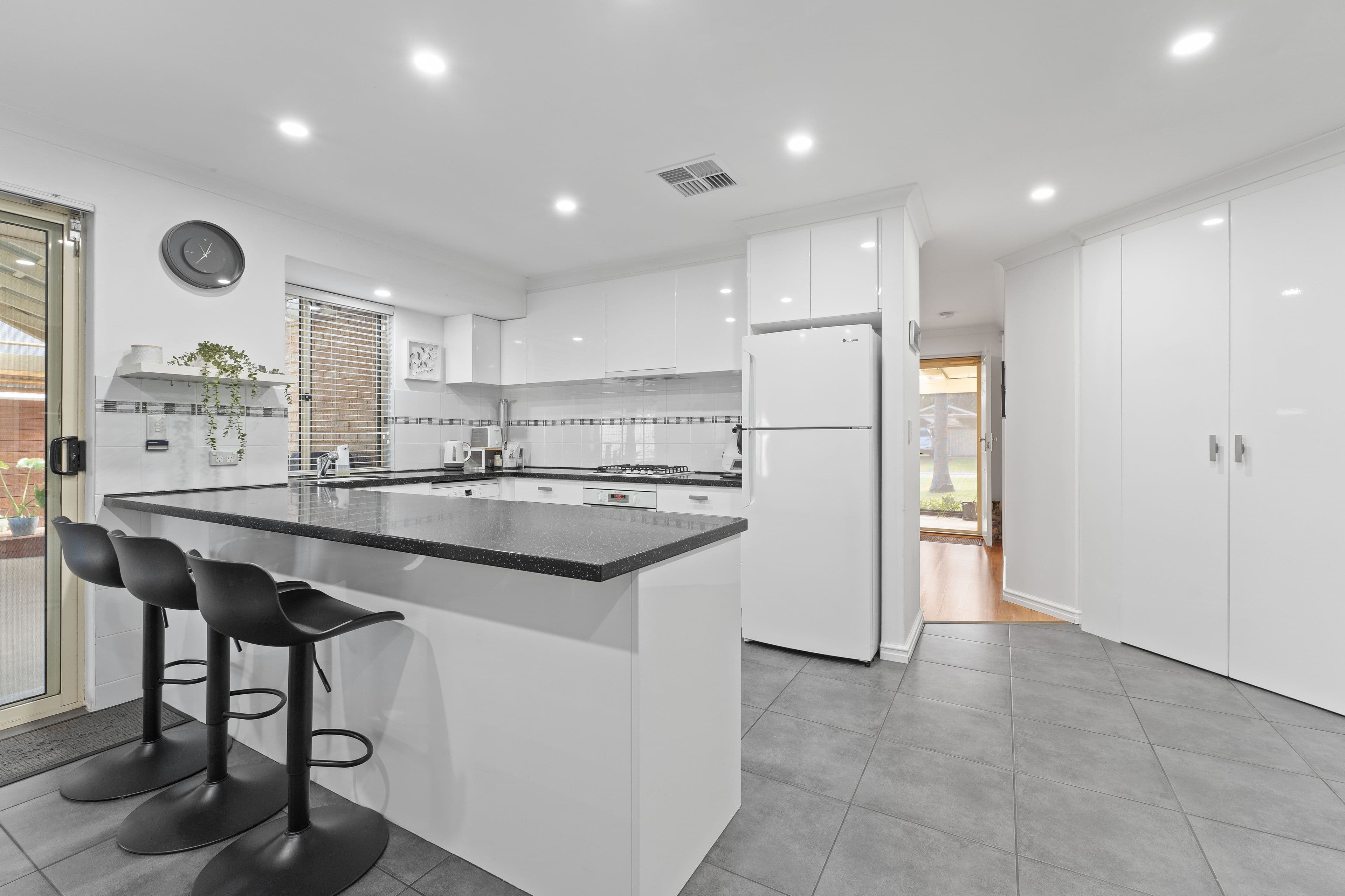 8 Dalaroo Court, Cooloongup WA 6168, Cooloongup - Thumbnail 8