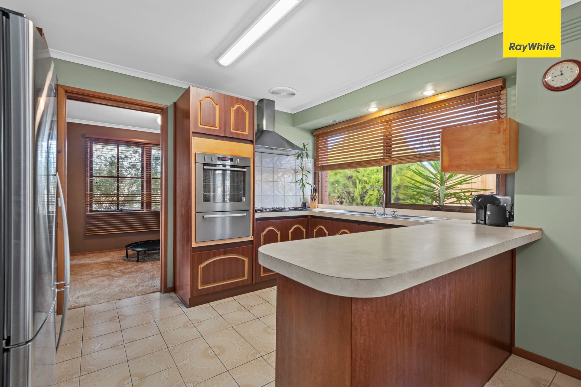 24 Crestmont Drive, Melton South VIC 3338, Melton South - Thumbnail 6