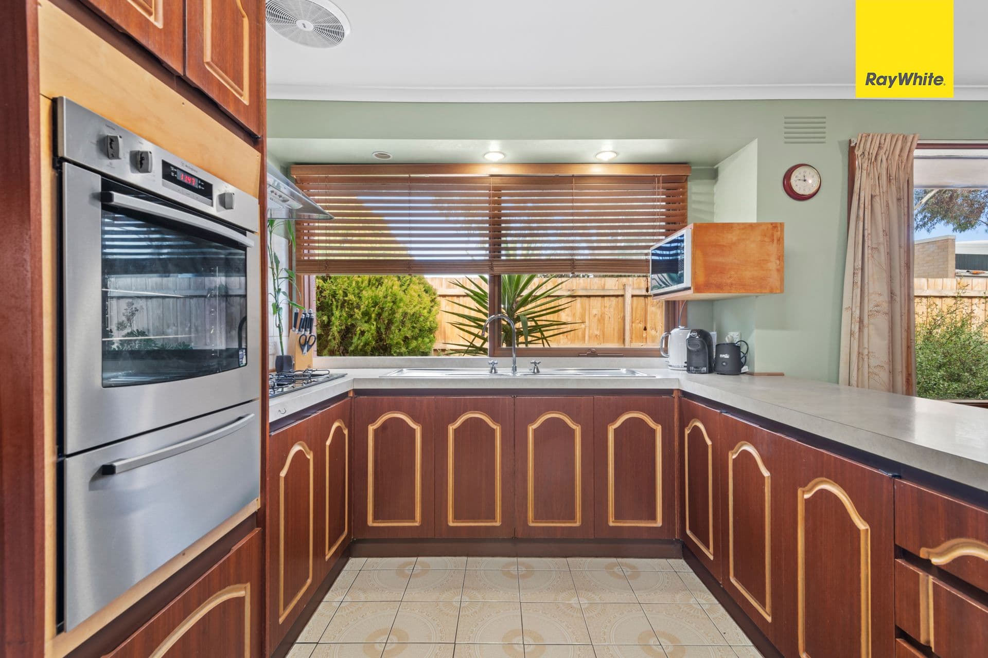 24 Crestmont Drive, Melton South VIC 3338, Melton South - Thumbnail 7