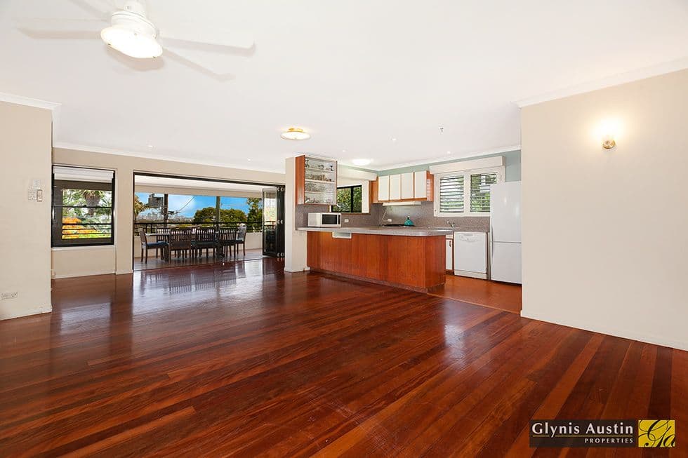 11 Dagmar Street, Holland Park West QLD 4121, Holland Park West - Thumbnail 2