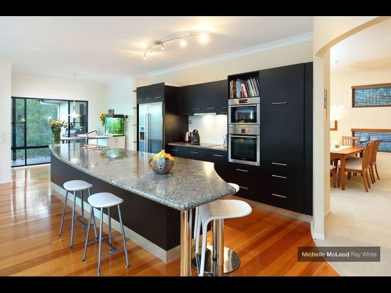 19 Sherborne Place, CHAPEL HILL QLD 4069, Chapel Hill - Thumbnail 8