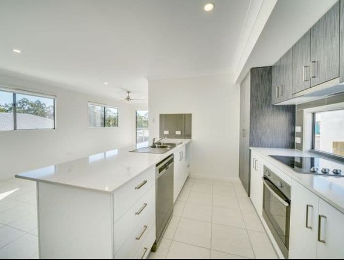 7 Stringybark Street, Spring Mountain QLD 4124, Spring Mountain - Thumbnail 2