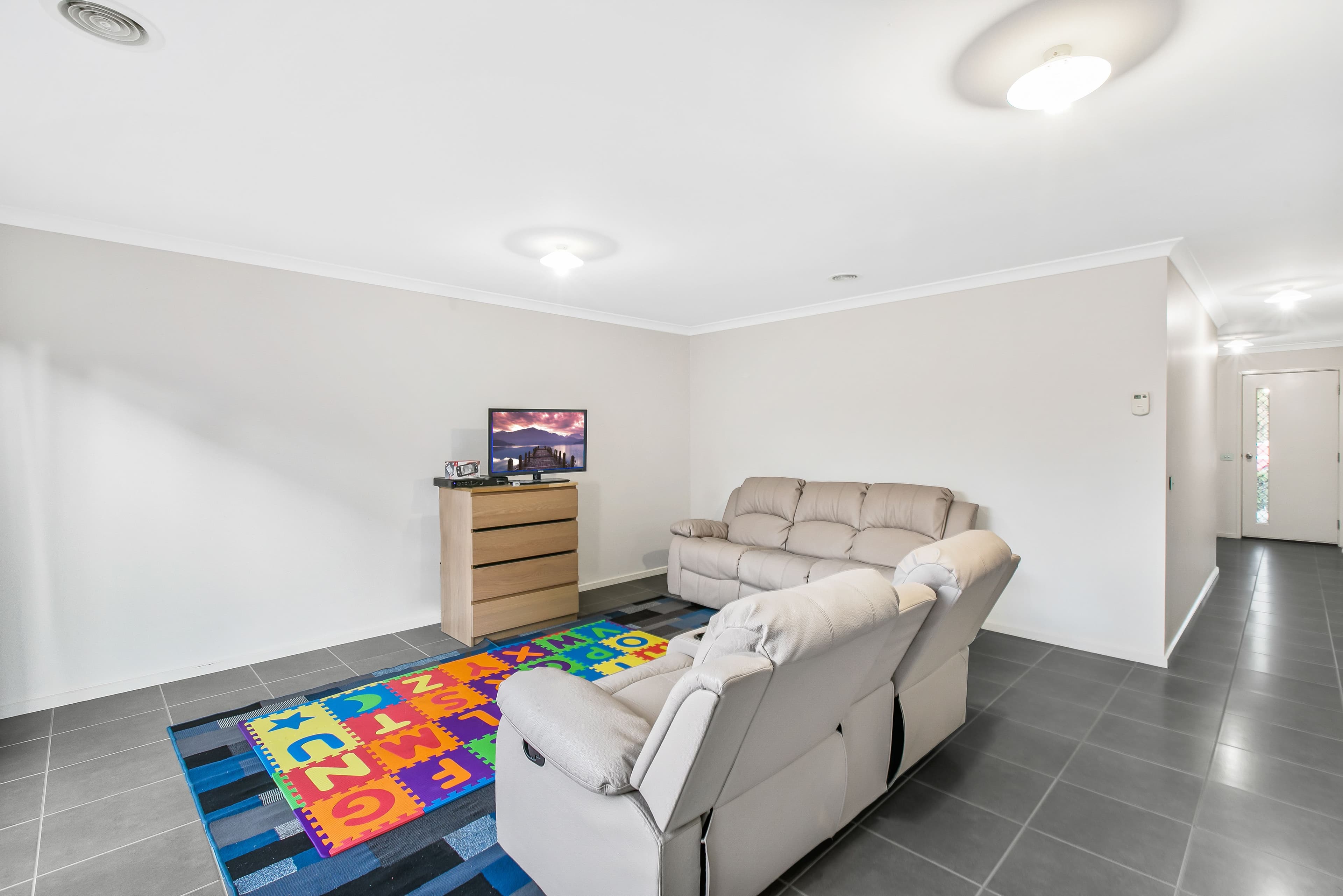 1B Guest Road, Pakenham VIC 3810, Pakenham - Thumbnail 5