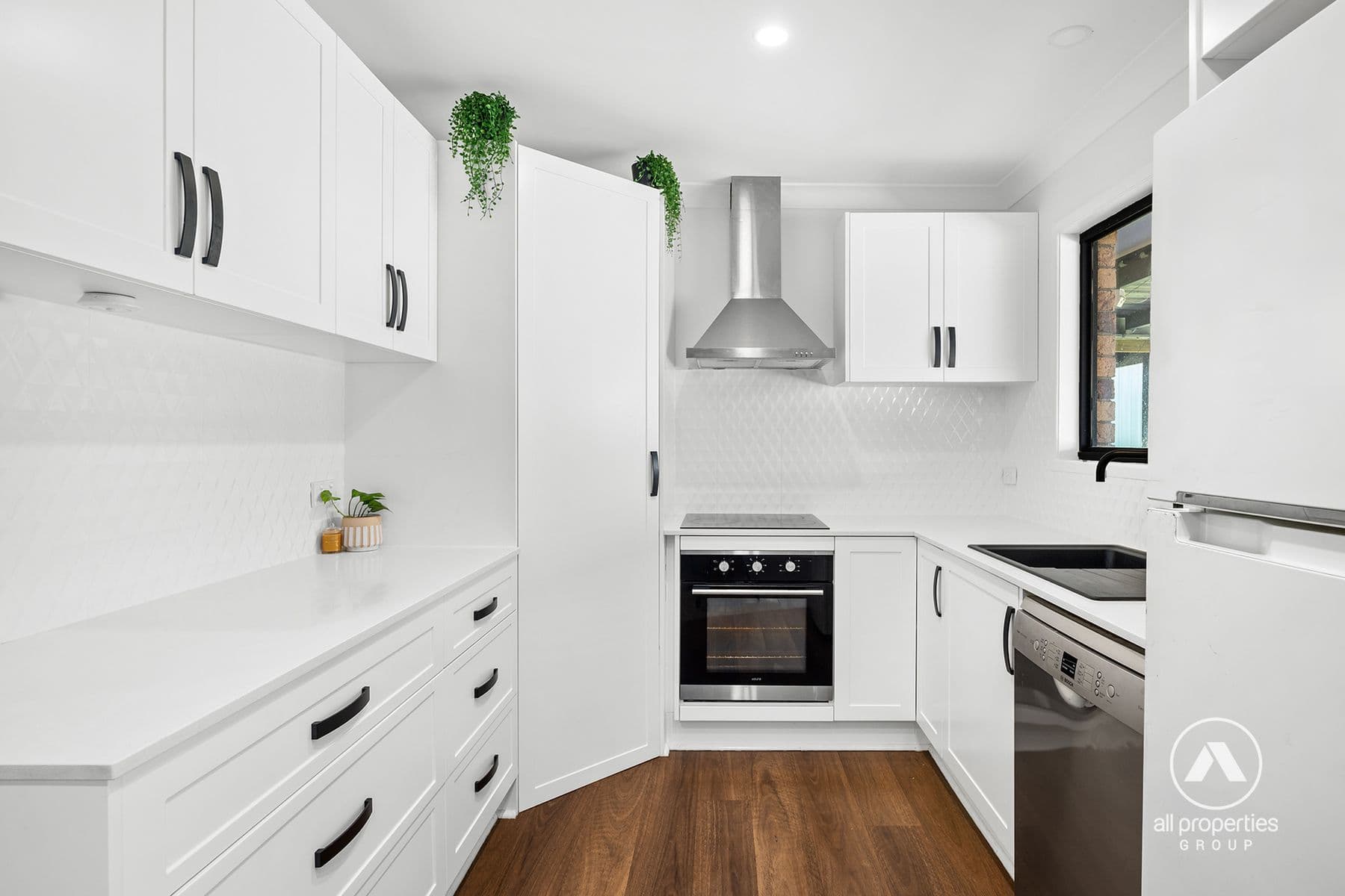 11 Colburn Court, Boronia Heights QLD 4124, Boronia Heights - Thumbnail 2