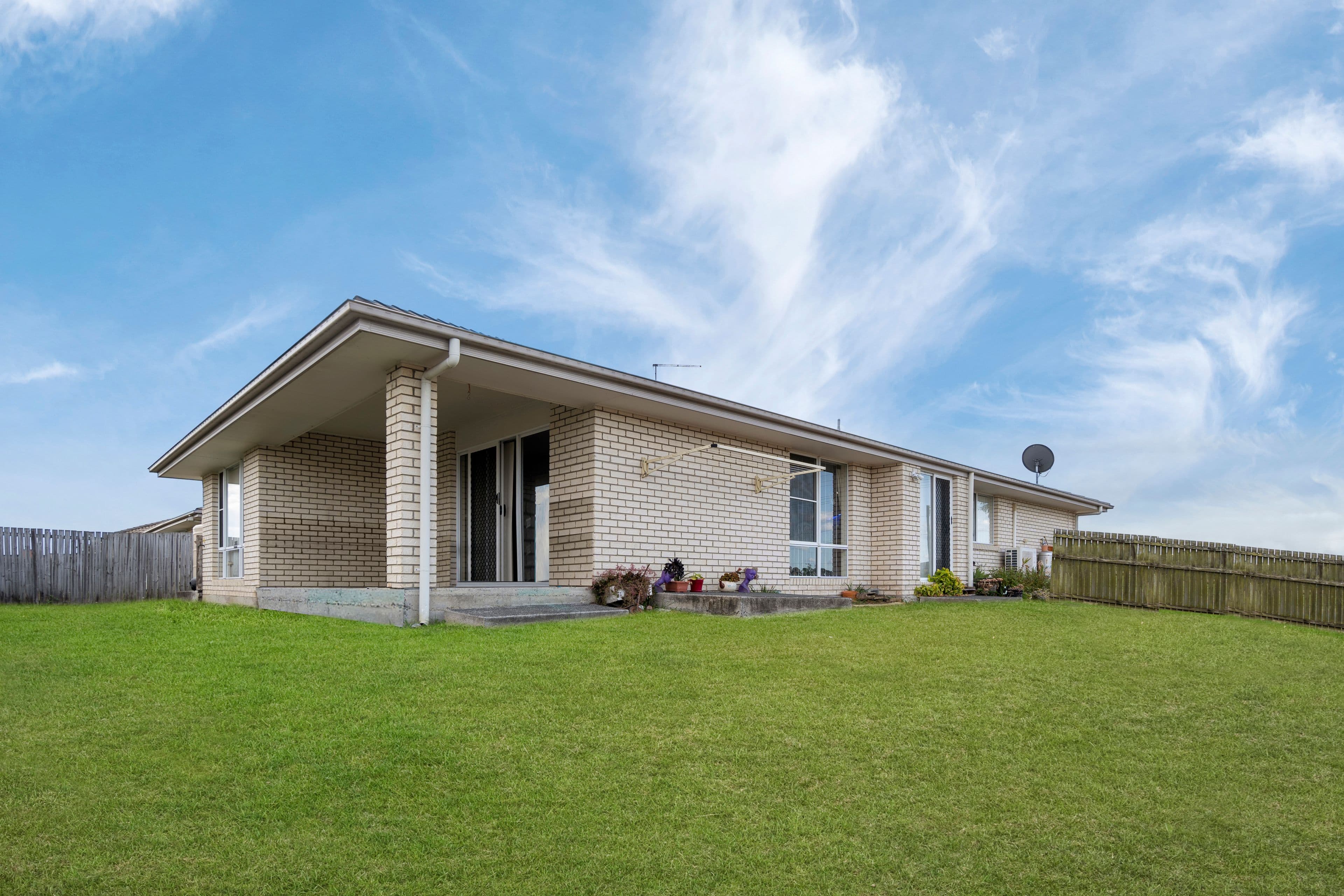 43 Oxford Street, North Booval QLD 4304, North Booval - Thumbnail 2