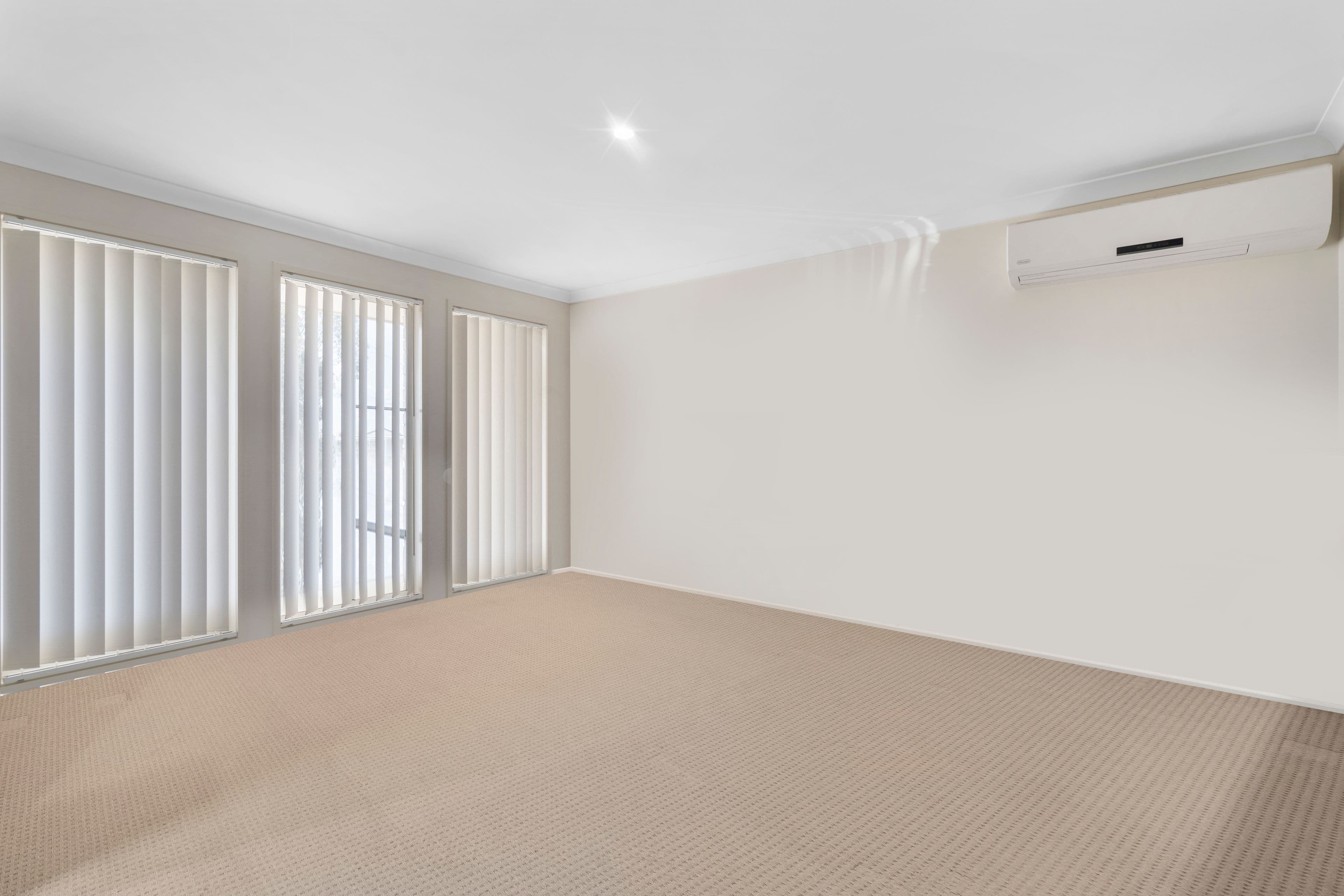 43 Oxford Street, North Booval QLD 4304, North Booval - Thumbnail 4