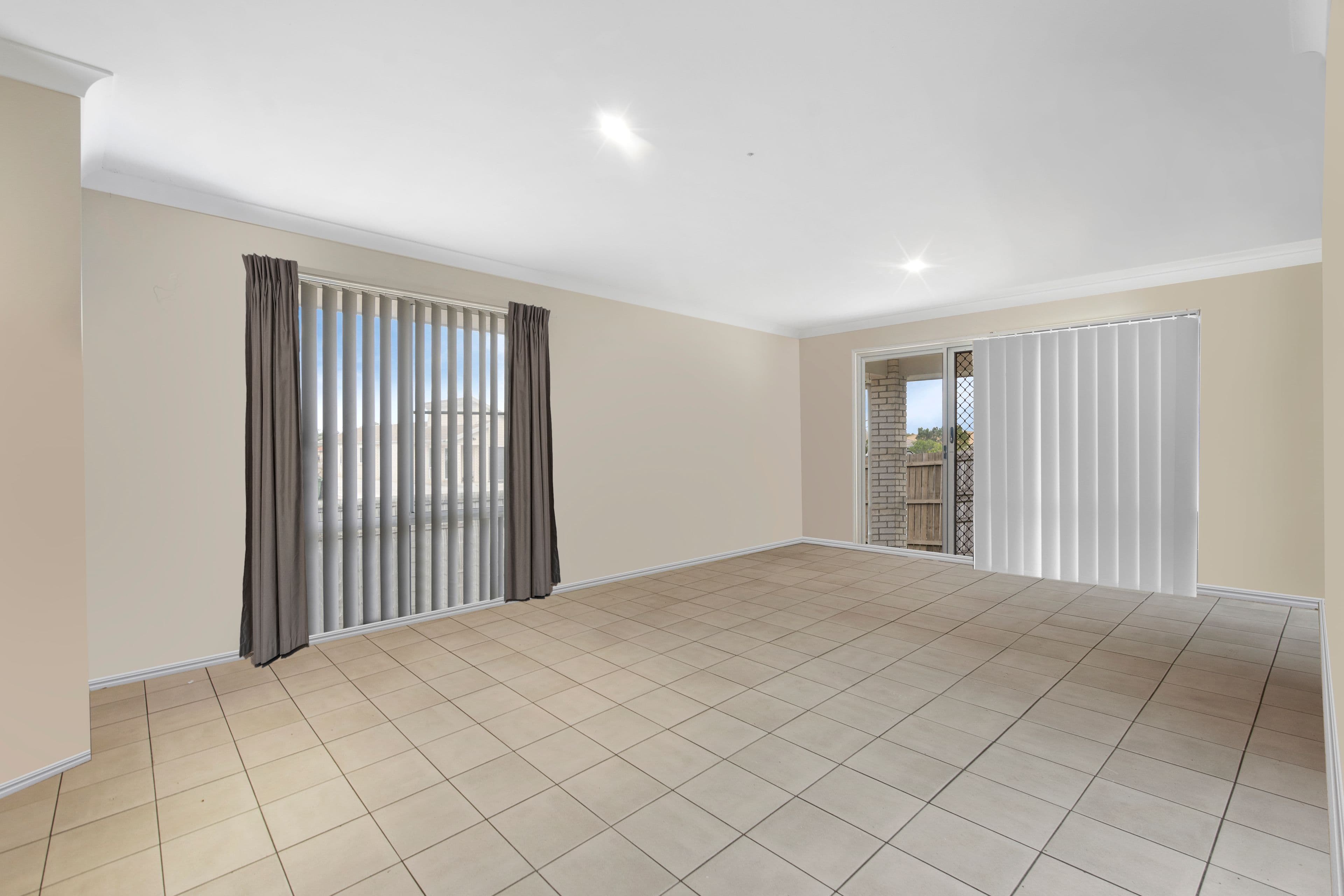 43 Oxford Street, North Booval QLD 4304, North Booval - Thumbnail 5