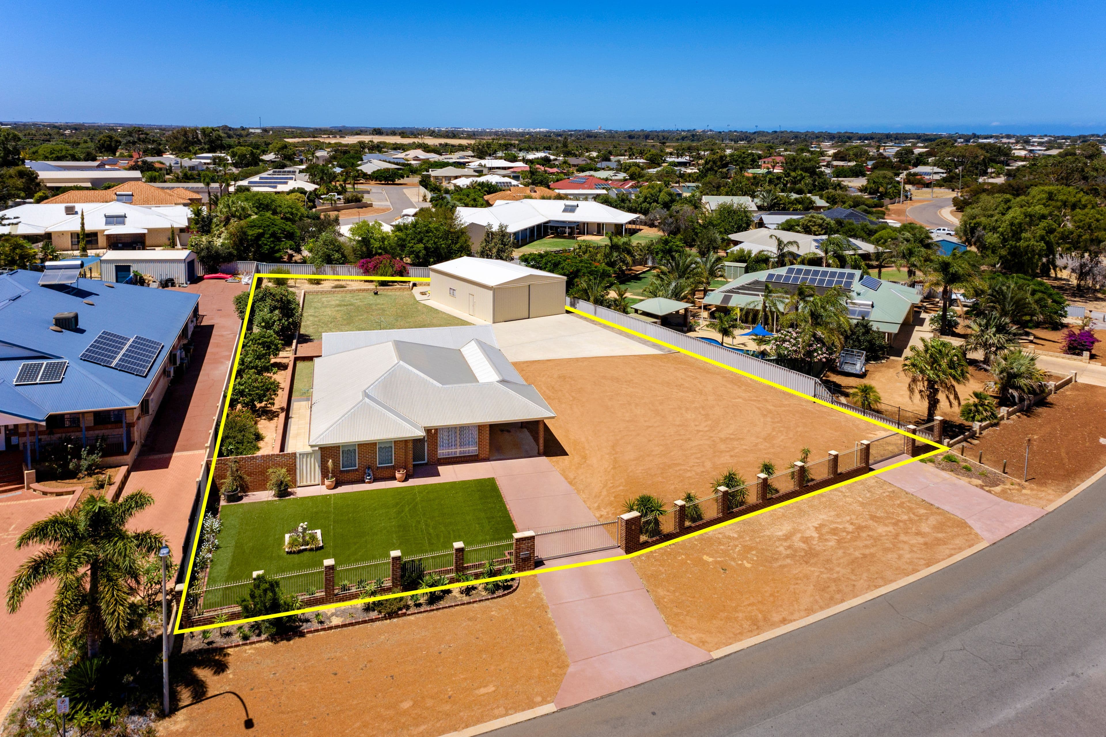 18 Cedar Crescent, Strathalbyn WA 6530, Strathalbyn - Thumbnail 3