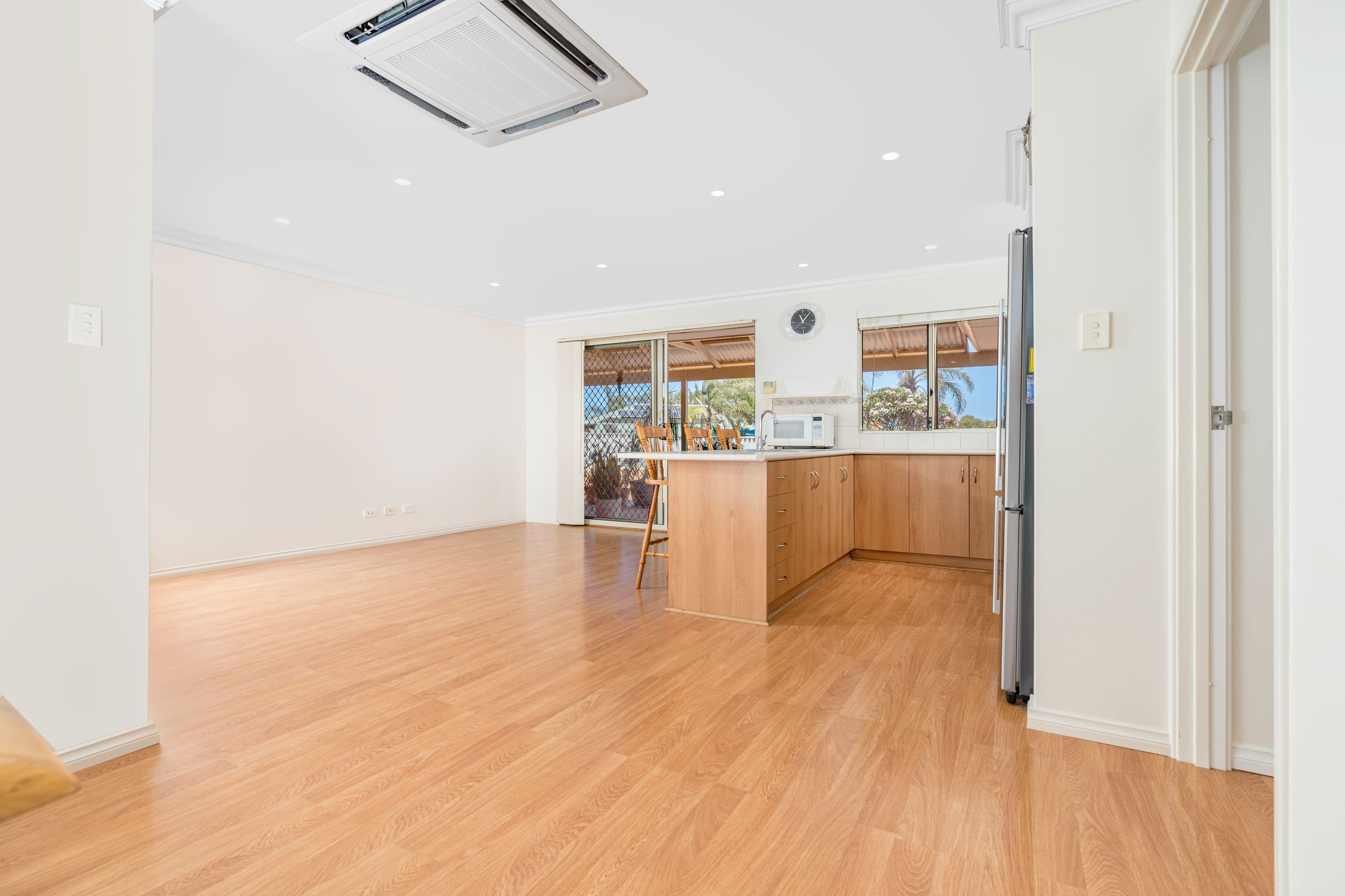 18 Cedar Crescent, Strathalbyn WA 6530, Strathalbyn - Thumbnail 6