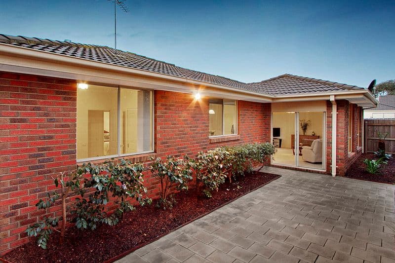 10 Janice Avenue, CHELTENHAM VIC 3192, Cheltenham - Thumbnail 2