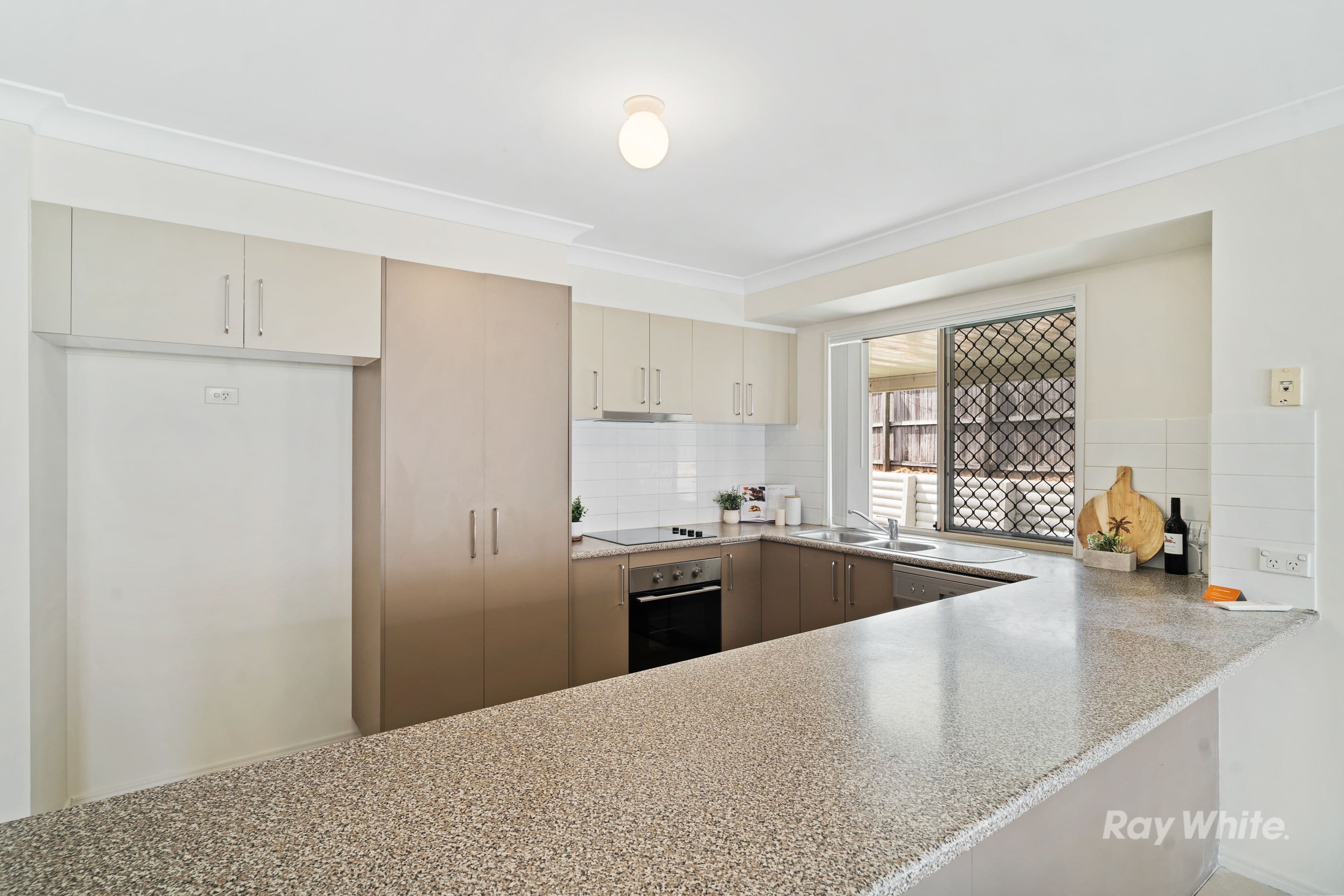 37 Griffen Place, Crestmead QLD 4132, Crestmead - Thumbnail 3