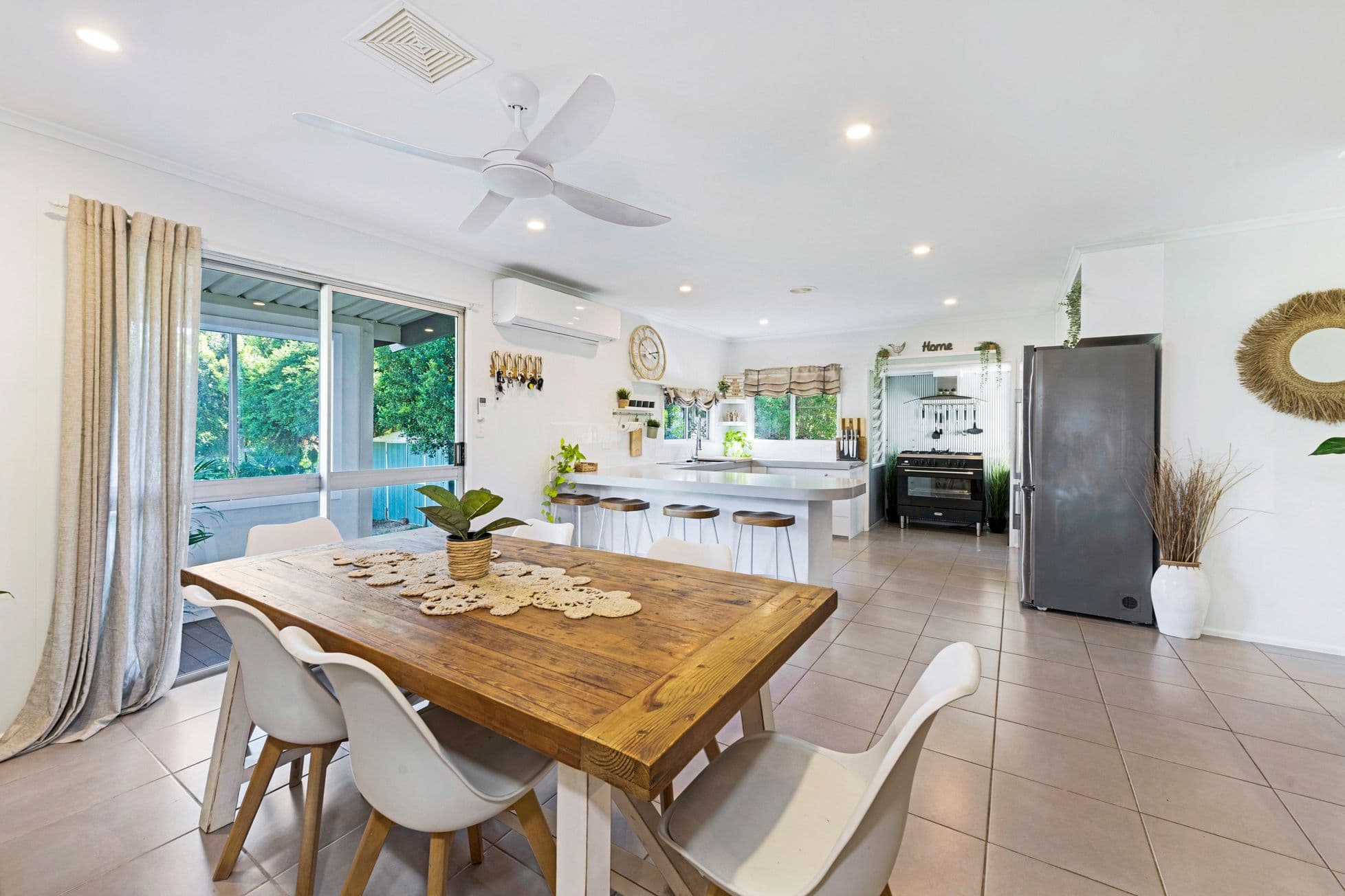 2 Russell Street, Mount Perry QLD 4671, Mount Perry - Thumbnail 2