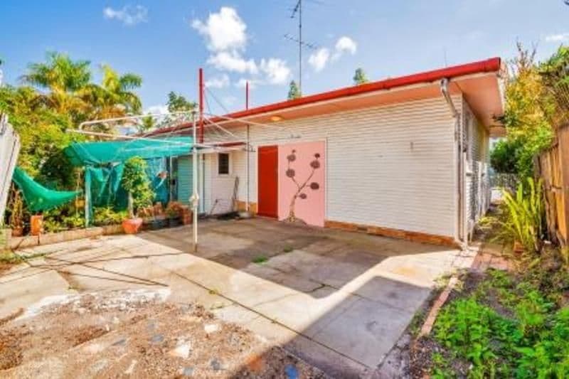 8 Whiting Street, Labrador QLD 4215, Labrador - Thumbnail 3