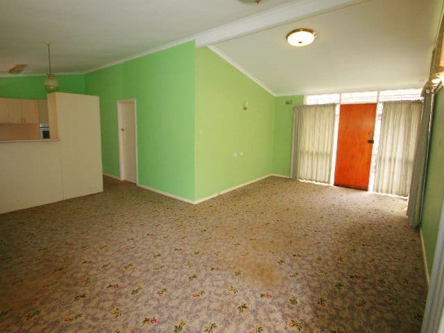 2 Dooley Avenue, BASS HILL NSW 2197, Bass Hill - Thumbnail 2