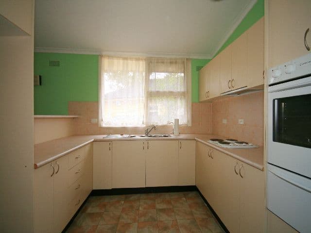 2 Dooley Avenue, BASS HILL NSW 2197, Bass Hill - Thumbnail 4
