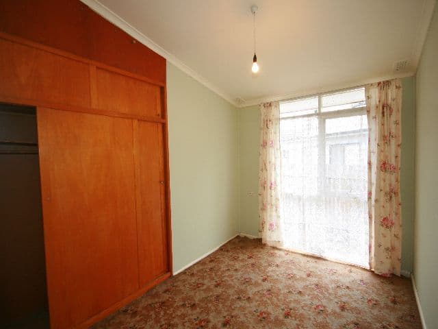 2 Dooley Avenue, BASS HILL NSW 2197, Bass Hill - Thumbnail 5