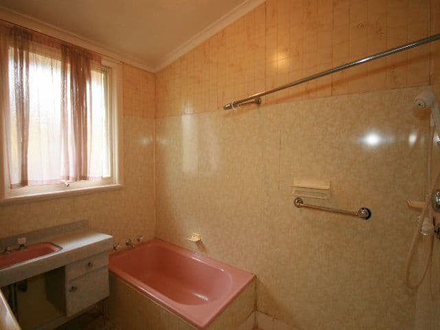 2 Dooley Avenue, BASS HILL NSW 2197, Bass Hill - Thumbnail 7