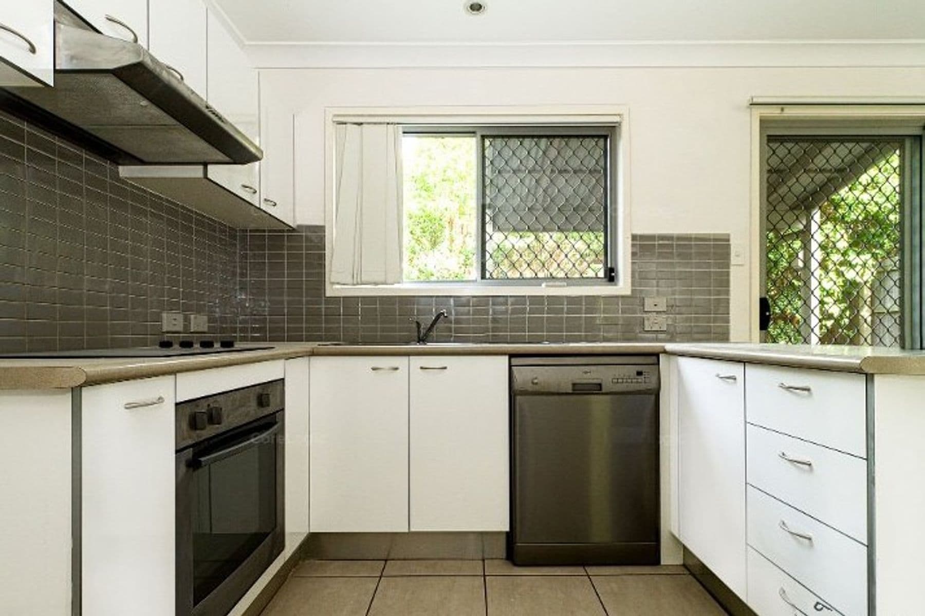 16/21 Second Avenue, Marsden QLD 4132, Marsden - Thumbnail 2