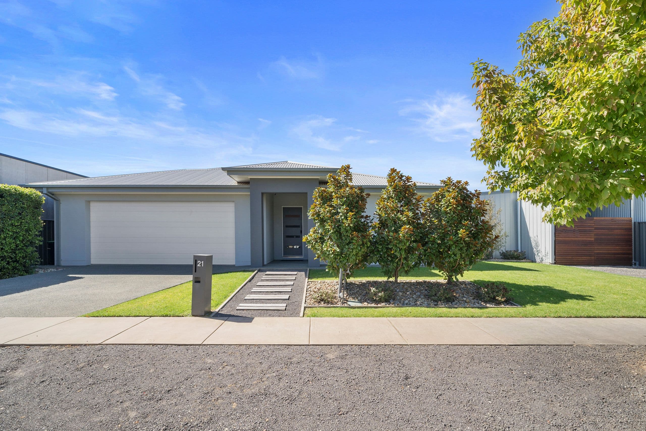 21 Weary Dunlop Drive, Benalla VIC 3672, Benalla - Image 1