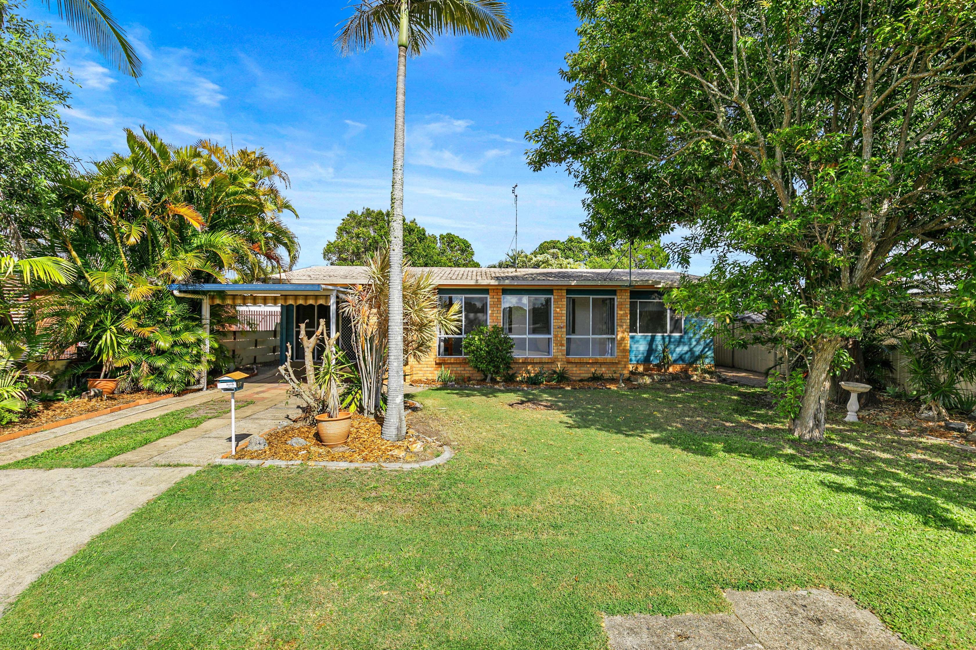 37 Limpus Street, Urangan QLD 4655, Urangan - Image 1
