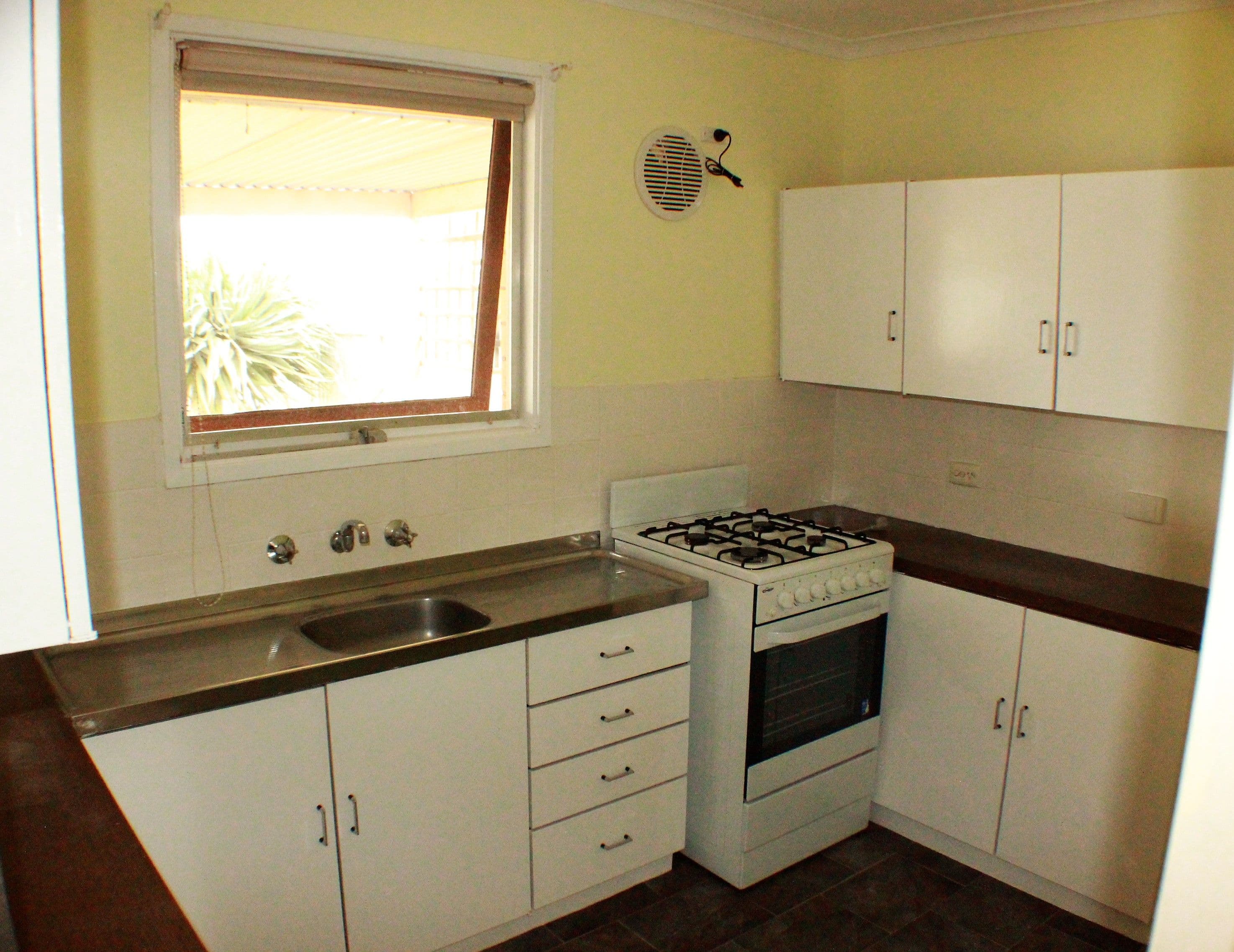 7 Needlebush Street, Whyalla Stuart SA 5608, Whyalla Stuart - Thumbnail 2