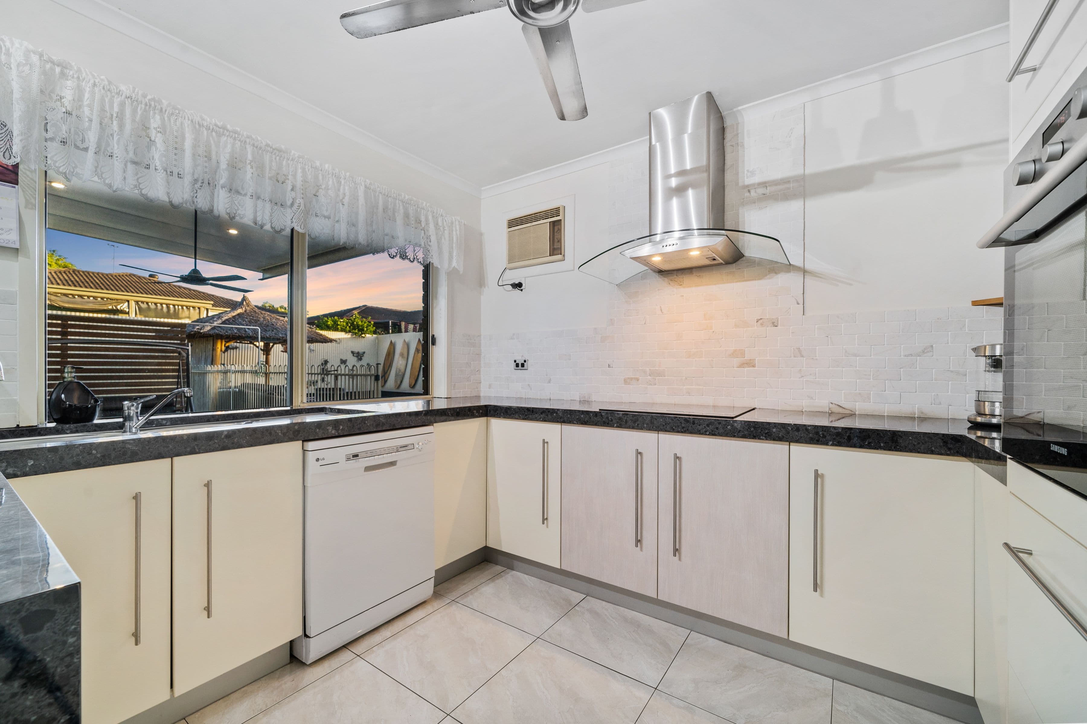 58 Federation Drive, Hillcrest QLD 4118, Hillcrest - Thumbnail 5