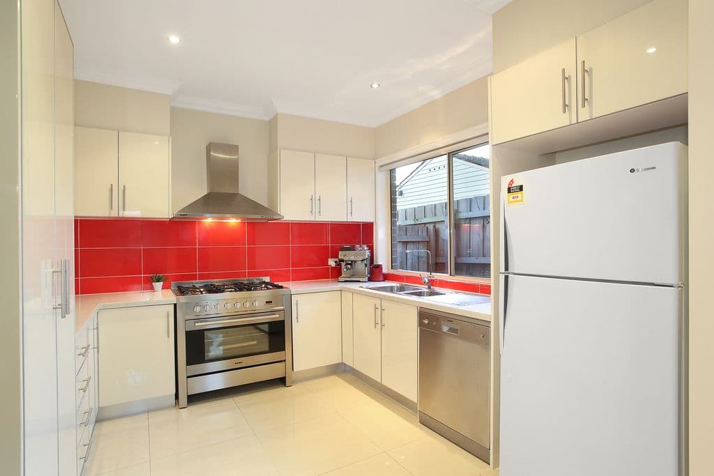 18 Cleveland Road, ASHWOOD VIC 3147, Ashwood - Thumbnail 2