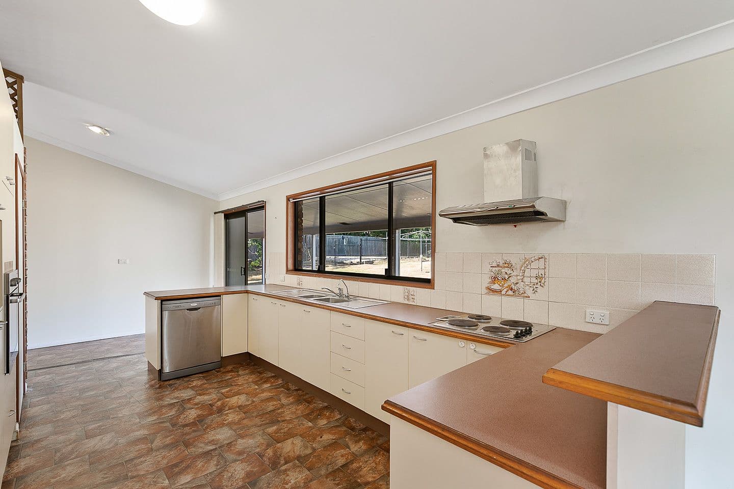 7 Vale Close, Craignish QLD 4655, Craignish - Thumbnail 5