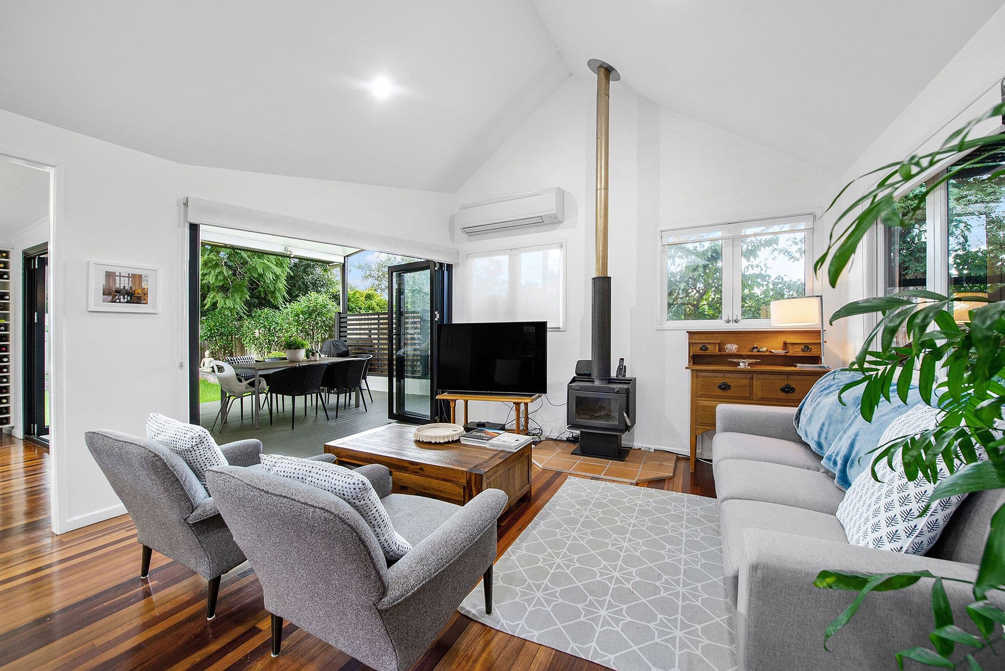 76a Witton Road, Indooroopilly QLD 4068, Indooroopilly - Thumbnail 2