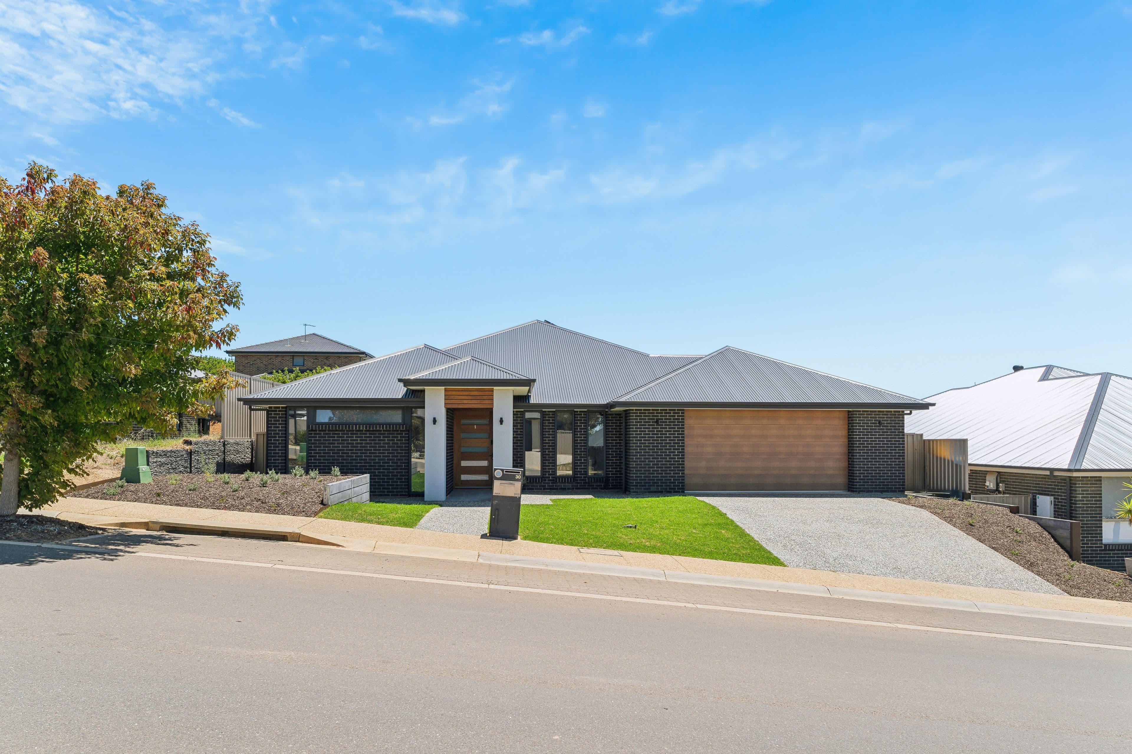 30 Aston Parade, Mount Barker SA 5251, Mount Barker - Image 1