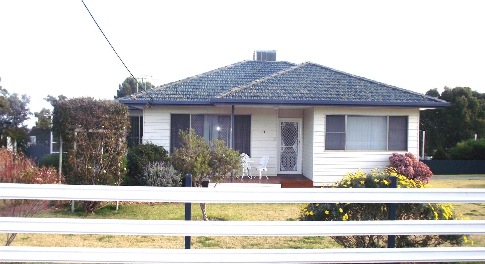71 Mitchell Street, PARKES NSW 2870, Parkes - Image 1