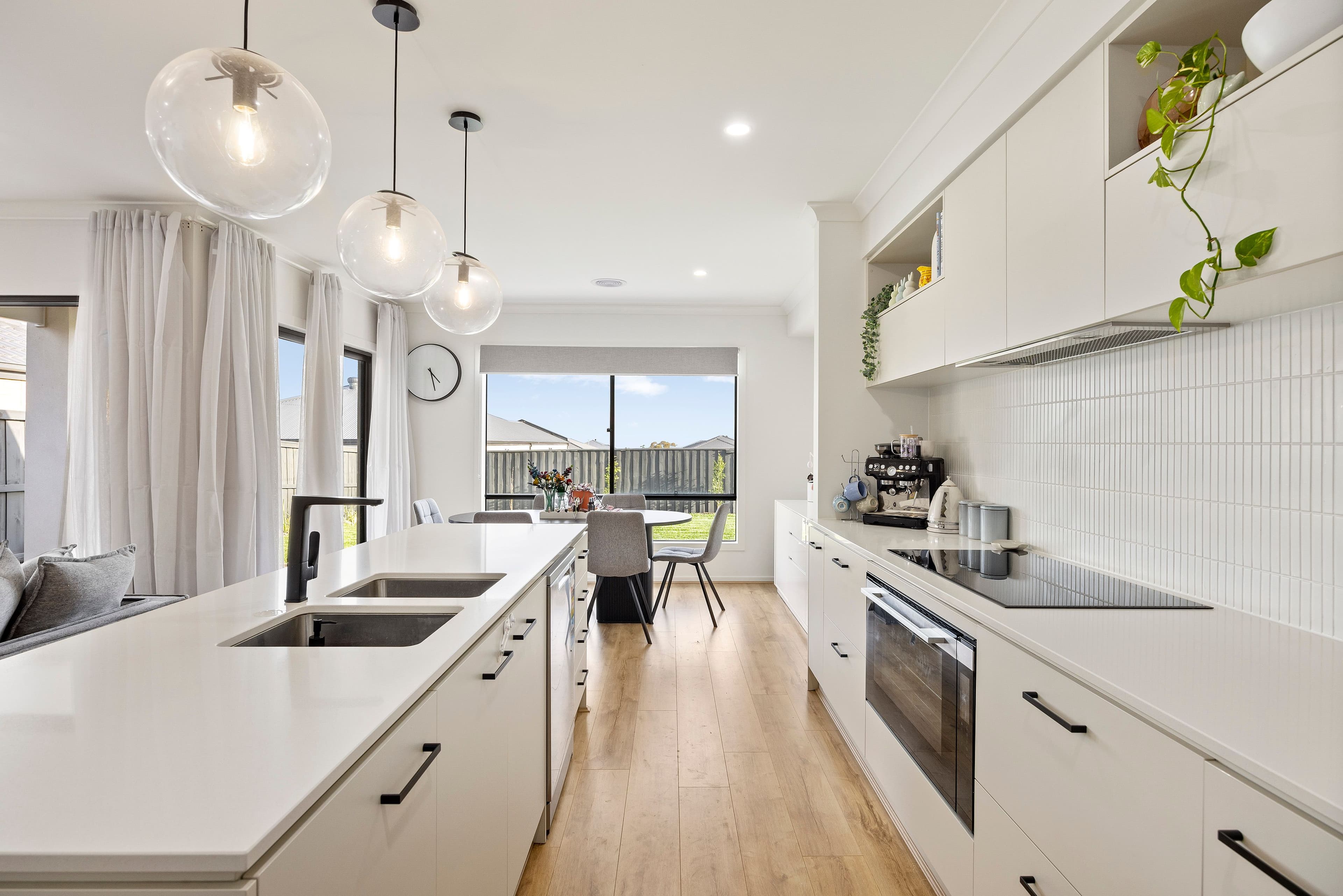 165 Campestre Drive, Sunbury VIC 3429, Sunbury - Thumbnail 2