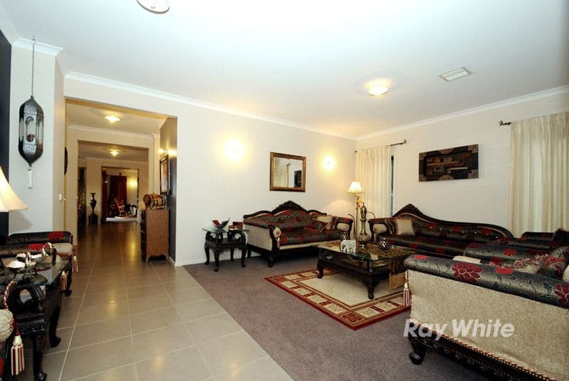 21 Paso Grove, CLYDE NORTH VIC 3978, Clyde North - Thumbnail 2