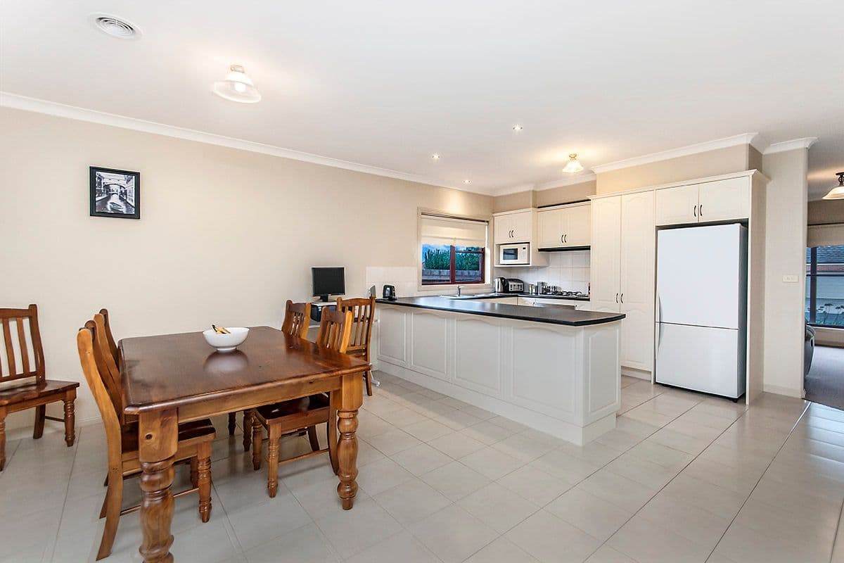 87 Ardlie Street, Warrnambool VIC 3280, Warrnambool - Thumbnail 4