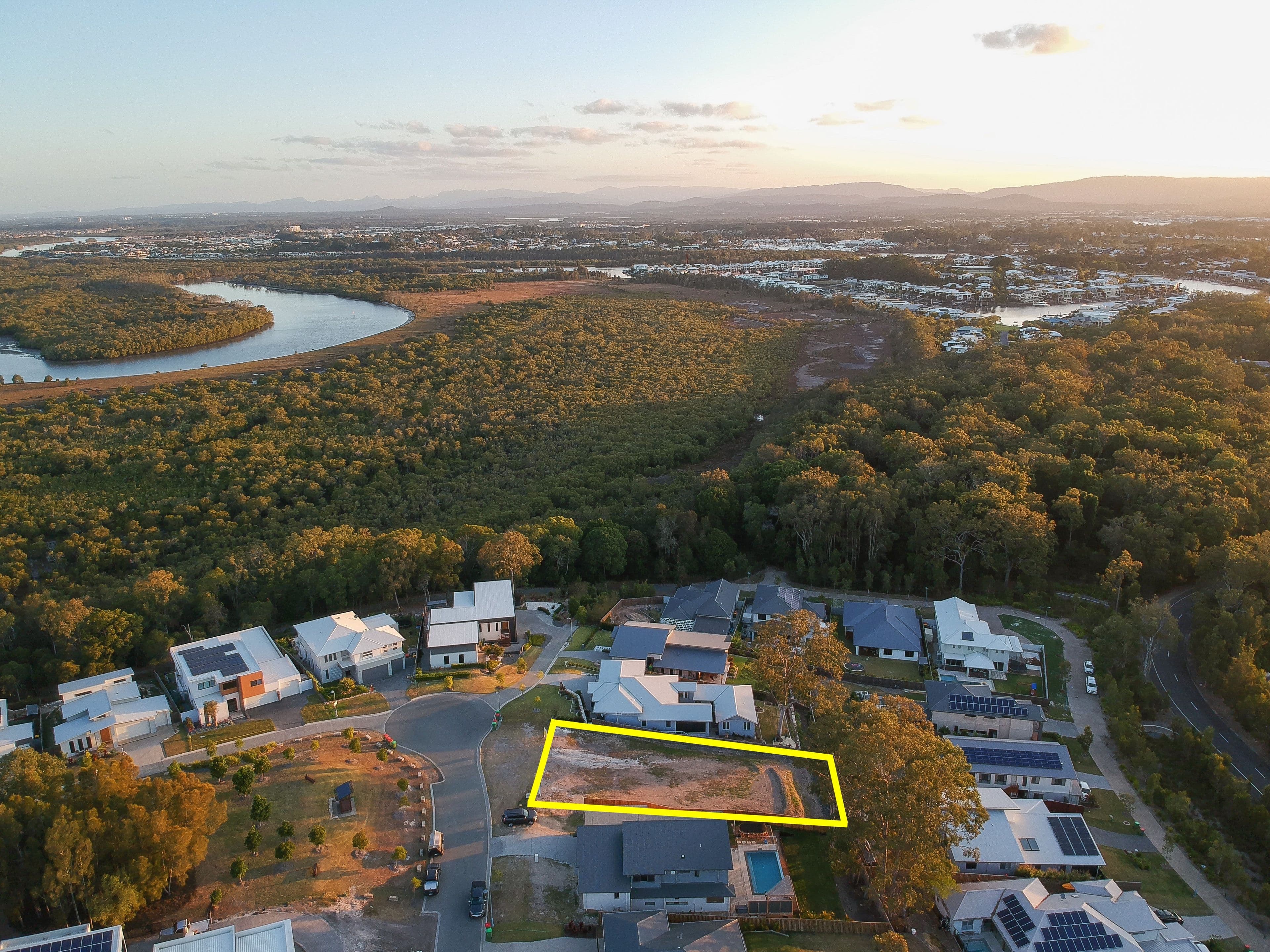 11 Bobsled Lane, Coomera QLD 4209, Coomera - Thumbnail 2