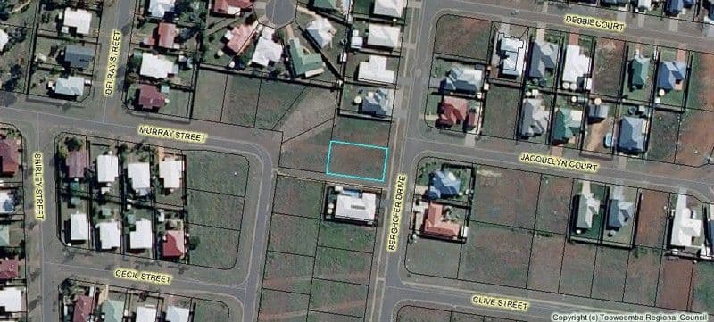 35 Berghofer Drive, OAKEY QLD 4401, Oakey - Thumbnail 3