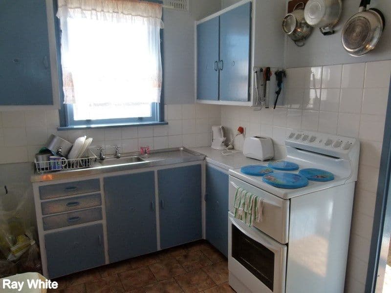 31 Scrivener Street, Forbes NSW 2871, Forbes - Thumbnail 3