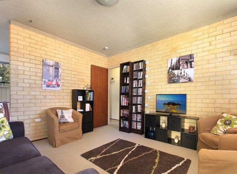 42 Rowland Avenue, Wollongong NSW 2500, Wollongong - Thumbnail 5