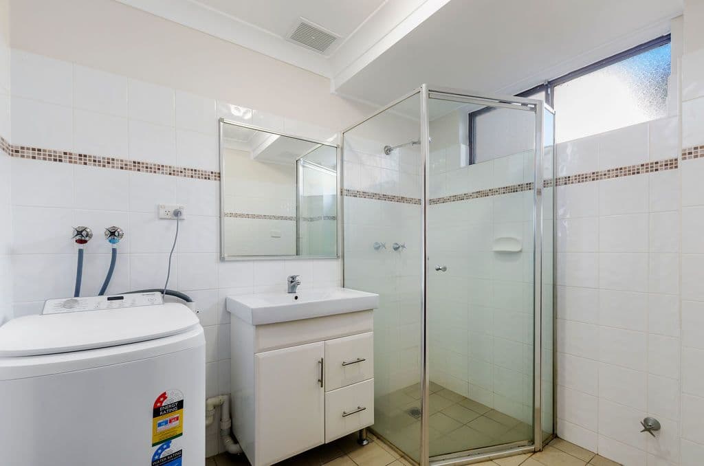 42 Rowland Avenue, Wollongong NSW 2500, Wollongong - Thumbnail 6