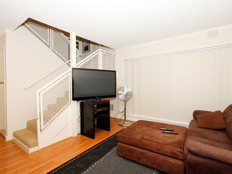 72-74 Amberton Avenue, GIRRAWHEEN WA 6064, Girrawheen - Thumbnail 3