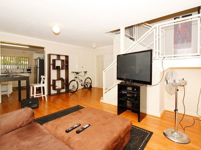 72-74 Amberton Avenue, GIRRAWHEEN WA 6064, Girrawheen - Thumbnail 4